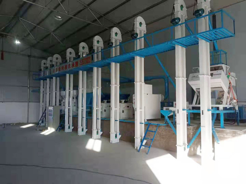 甘肅省張掖市甘州區(qū)黨寨鎮(zhèn)三十里廟NZJ10噸小米成套精加工設備安裝調試完畢